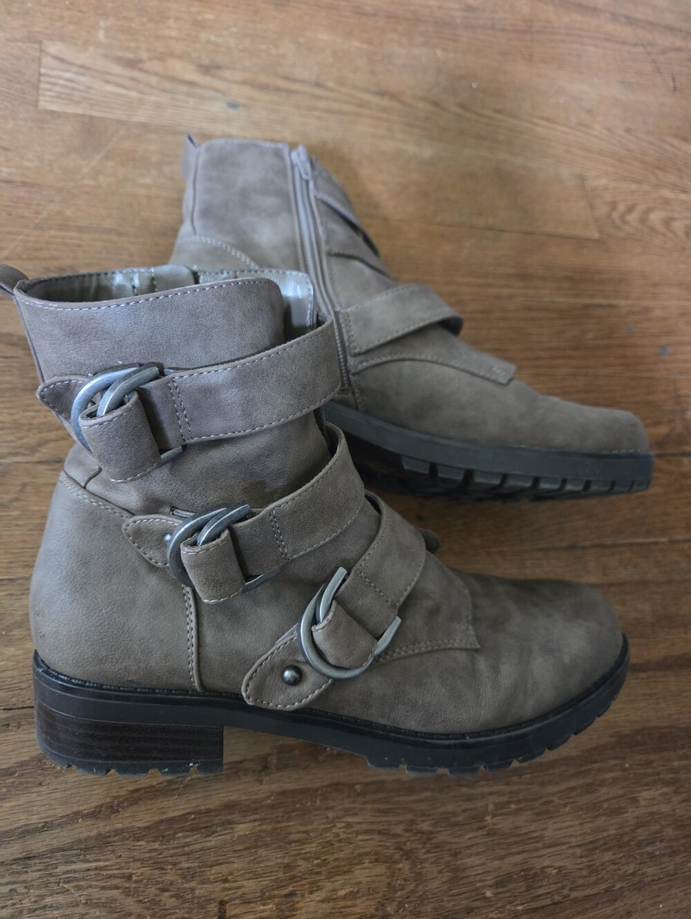 Women's indigo rd. Buckle Strap Moto Boots 7.5 brown